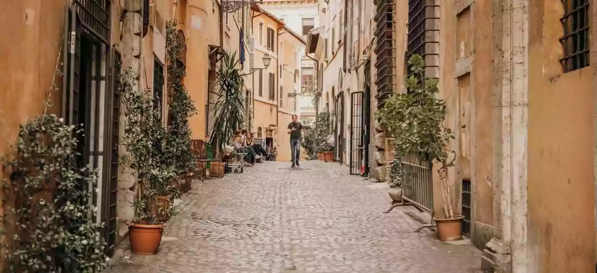Scenic-Neighborhood-in-Rome-3